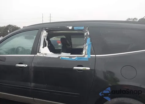 2011 Chevrolet Traverse 2Lt z USA, uszkodzony, nr VIN 1GNKVJED1BJ164096